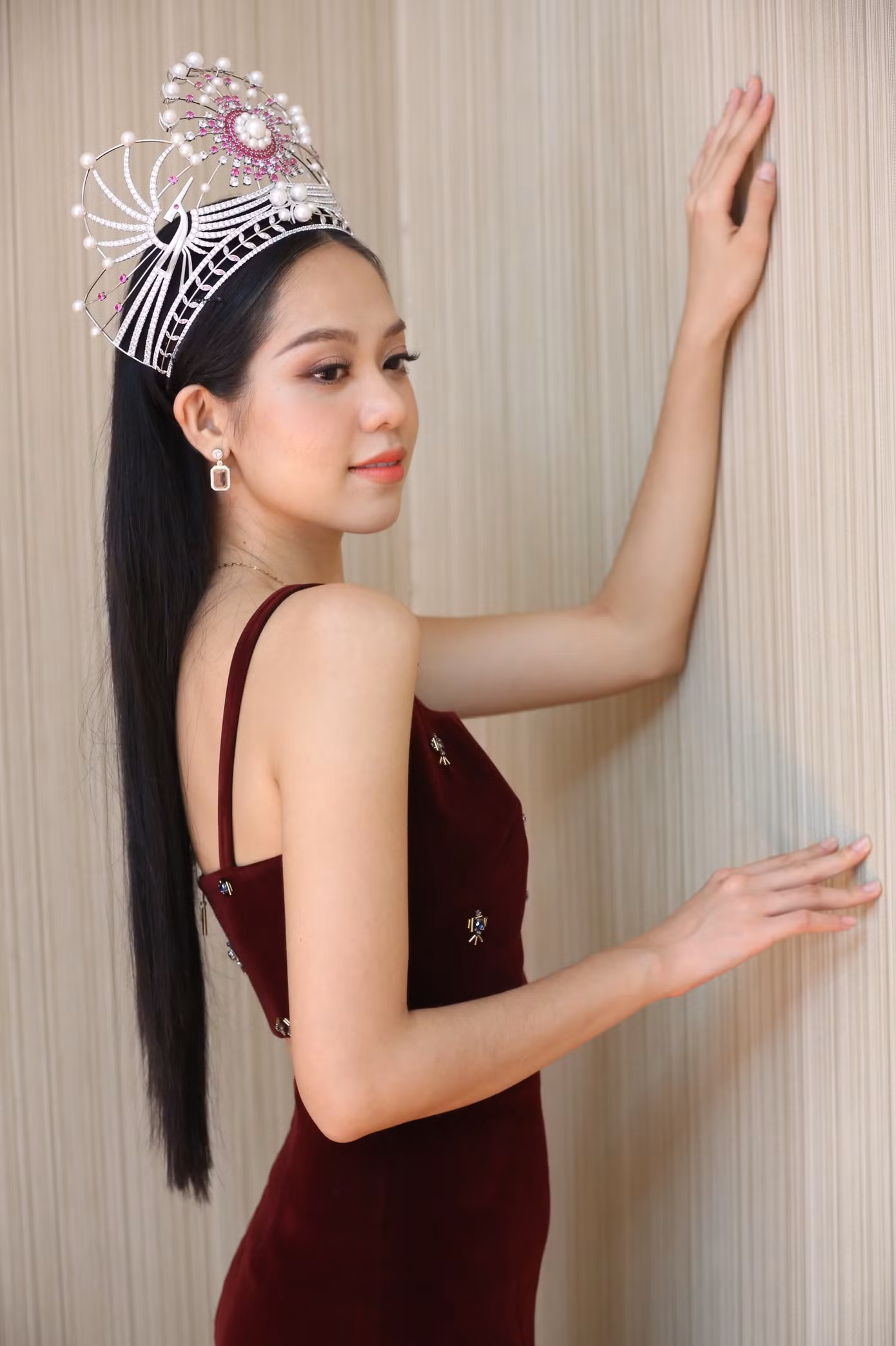 Sau khi đăng quang, người đẹp Đà Nẵng có lịch trình bận rộn. Cô sẽ thực hiện một media tour đến các cơ quan truyền thông đồng thời đồng hành cùng ban tổ chức trong nhiều hoạt động từ thiện, xã hội.