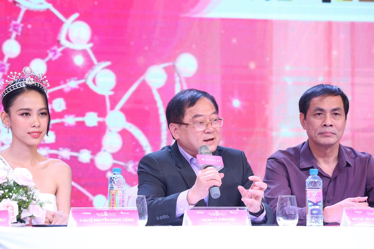 Nhà báo Lê Xuân Sơn – Trưởng ban tổ chức, trưởng ban giám khảo chia sẻ trong họp báo. Nhà báo Lê Xuân Sơn – Trưởng ban tổ chức, trưởng ban giám khảo chia sẻ trong họp báo.