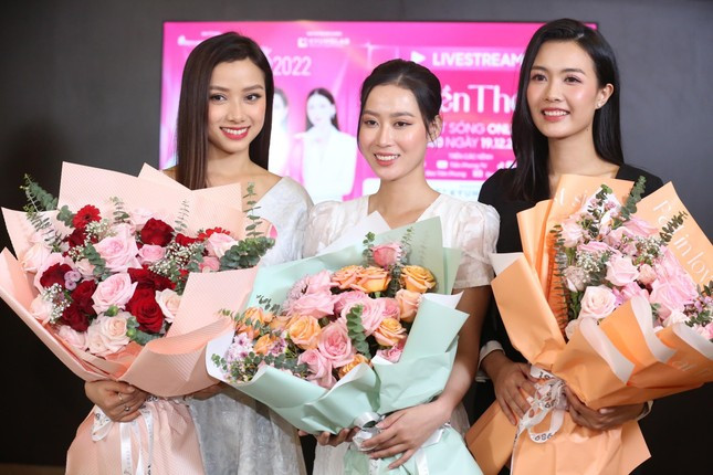 Các top 3 đề cử Người đẹp Nhân ái, Người đẹp thể thao, Người đẹp truyền thông. Các top 3 đề cử Người đẹp Nhân ái, Người đẹp thể thao, Người đẹp truyền thông.