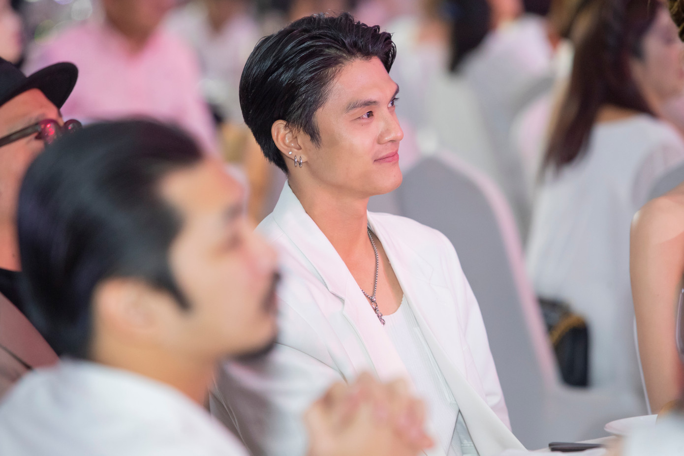 Các khách mời đều rưng rưng khi chứng kiến ngày Khánh Thi và Phan Hiển về chung một nhà.