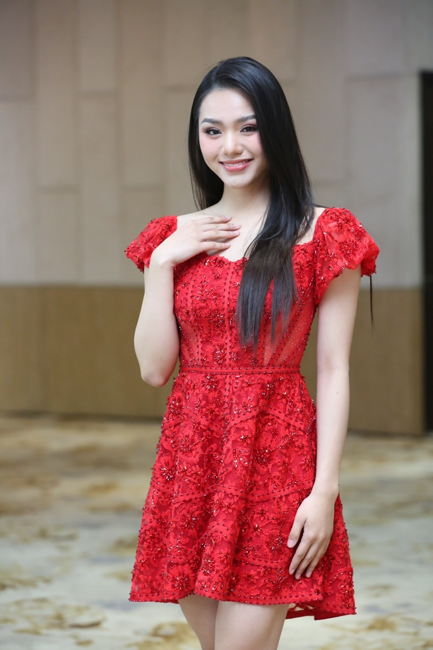 Khánh Hòa rạng rỡ tại buổi họp báo sau đăng quang. Cô chia sẻ mình hài lòng với vị trí top 10. Hoa hậu Việt Nam 2022 được cô xem là trải nghiệm rực rỡ và đáng nhớ của tuổi trẻ, giúp cô có thêm nhiều hành trang quý giá trên bước đường phía trước.