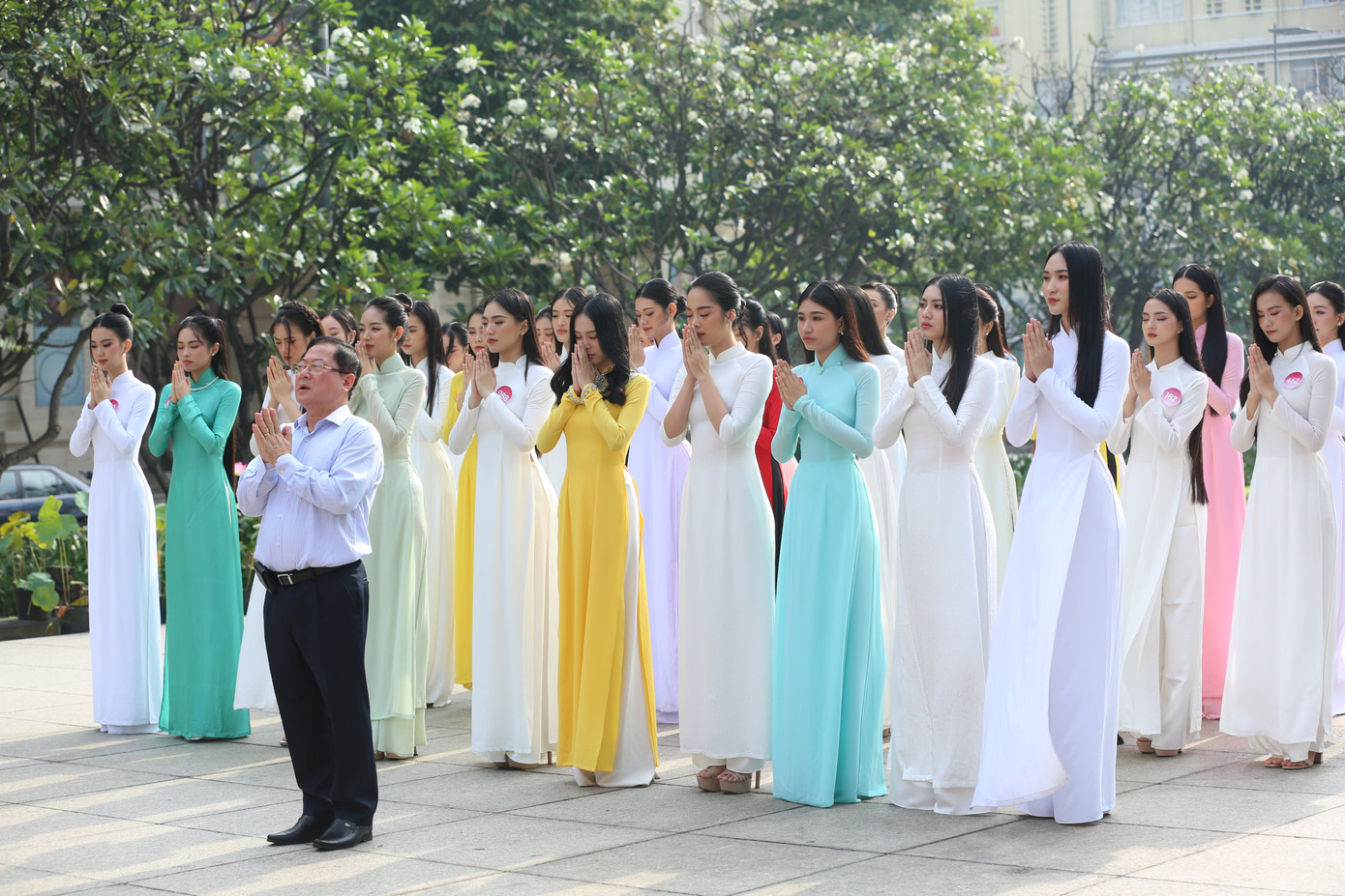 Đêm chung kết Hoa hậu Việt Nam 2022 diễn ra ngày 23/12 tại nhà thi đấu Phú Thọ, TPHCM. Hoa hậu Đỗ Thị Hà sẽ trao lại vương miện cho người kế nhiệm sau 2 năm đương nhiệm.