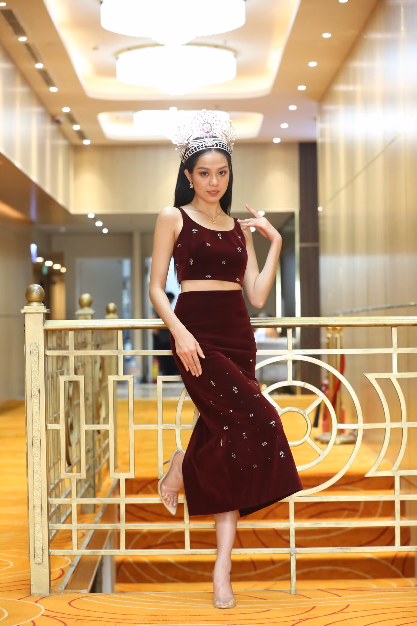 “Trước chung kết, tôi cũng có theo dõi trên mạng xã hội và biết top các thí sinh nổi bật là ai, đó là những thí sinh thành công trong việc xây dựng hình ảnh cá nhân trên truyền thông, còn tôi nằm trong top đánh giá cao của ban giám khảo. Tôi nghĩ mình hoàn toàn xứng đáng cho ngôi vị này”, cô nói.