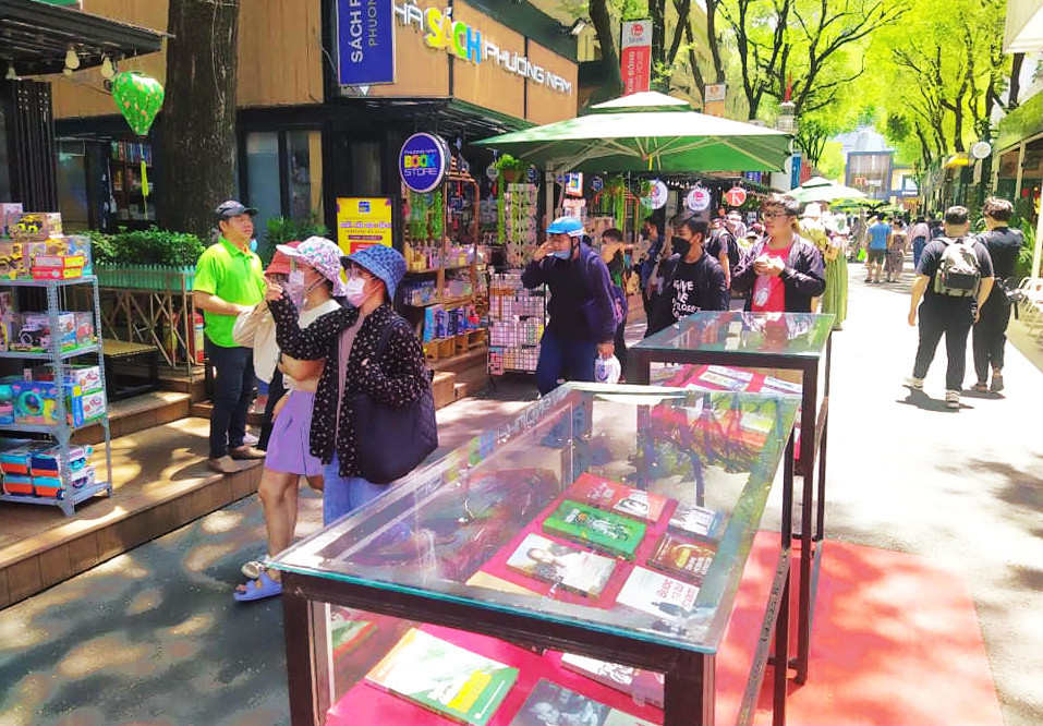 Trong dịp Tết Quý Mão vừa qua, doanh số đường sách Tết của TPHCM đạt 8.2 tỷ đồng, vượt 50% kế hoạch đề ra. Giới xuất bản, sáng tác hy vọng với nhiều hoạt động phong phú, đặc biệt trong các dịp lễ, văn hóa đọc sẽ ngày càng phát triển.