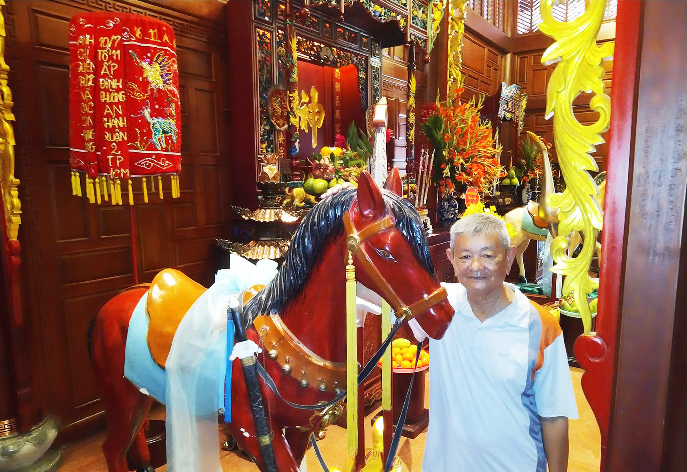 Người trông đình năm nay đã 80 tuổi, vui mừng khi ngôi đình cổ phía Nam sông Sài Gòn được phục dựng
