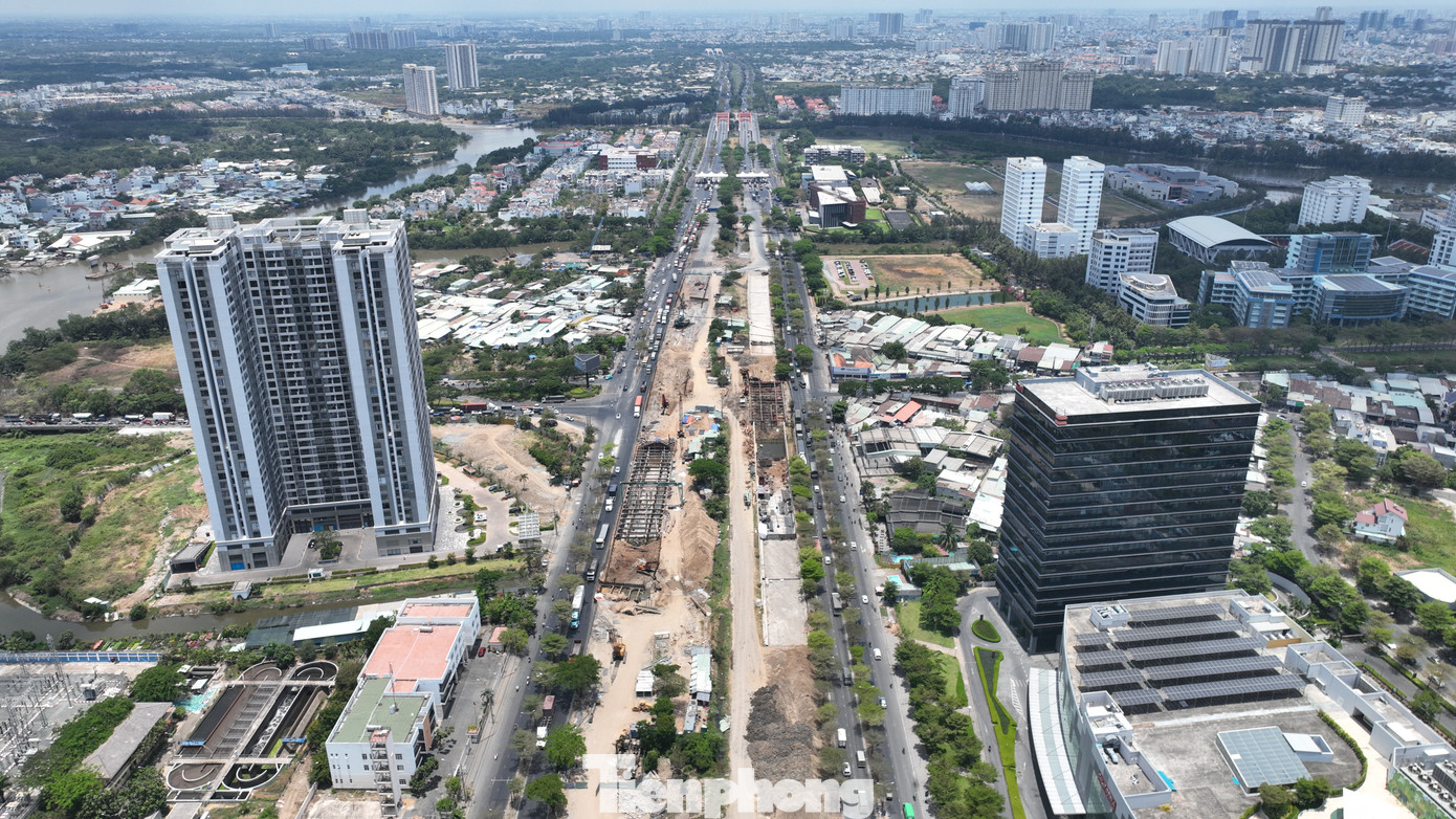 Sau khi nhận được văn bản nêu trên, Ban Giao thông TPHCM đã có văn bản gửi Tập đoàn Thuận An, đề nghị nhà thầu này có thông tin chi tiết về pháp nhân, pháp lý, tài chính, kế hoạch hoạt động của Công ty trong thời gian tới. Đồng thời, chủ đầu tư cũng đề nghị Tập đoàn Thuận An báo cáo kế hoạch chi tiết để đảm bảo tiếp tục triển khai thi công phần việc thuộc gói thầu XL2 dự án đầu tư xây dựng nút giao Nguyễn Văn Linh - Nguyễn Hữu Thọ và gói thầu XL5 (xây dựng đường vành đai 3) trong thời gian tới. Sau khi nhận được văn bản nêu trên, Ban Giao thông TPHCM đã có văn bản gửi Tập đoàn Thuận An, đề nghị nhà thầu này có thông tin chi tiết về pháp nhân, pháp lý, tài chính, kế hoạch hoạt động của Công ty trong thời gian tới. Đồng thời, chủ đầu tư cũng đề nghị Tập đoàn Thuận An báo cáo kế hoạch chi tiết để đảm bảo tiếp tục triển khai thi công phần việc thuộc gói thầu XL2 dự án đầu tư xây dựng nút giao Nguyễn Văn Linh - Nguyễn Hữu Thọ và gói thầu XL5 (xây dựng đường vành đai 3) trong thời gian tới.