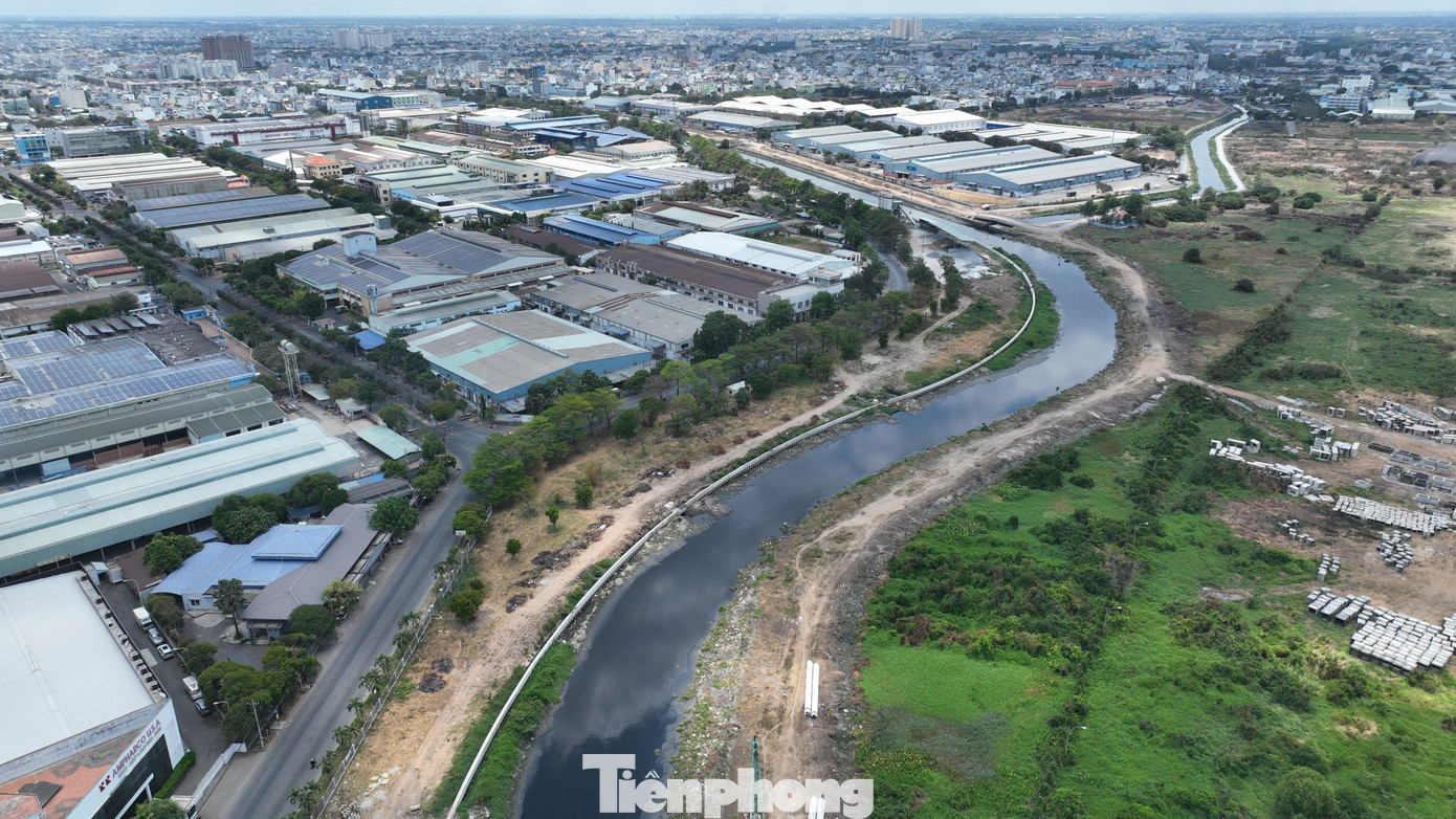 Sau đó, phía Tập đoàn Thuận An đã có văn bản phản hồi, giải thích về tình hình khó khăn trong việc tìm kiếm nguồn cát san lắp. Đơn vị này cho biết đã chỉ đạo, chấn chỉnh, yêu cầu Ban chỉ huy công trường tại 2 gói thầu XL5 và XL6 phải có mặt 24/24h tại công trường để trực tiếp xử lý công việc và tiếp tục triển khai thi công. Sau đó, phía Tập đoàn Thuận An đã có văn bản phản hồi, giải thích về tình hình khó khăn trong việc tìm kiếm nguồn cát san lắp. Đơn vị này cho biết đã chỉ đạo, chấn chỉnh, yêu cầu Ban chỉ huy công trường tại 2 gói thầu XL5 và XL6 phải có mặt 24/24h tại công trường để trực tiếp xử lý công việc và tiếp tục triển khai thi công.