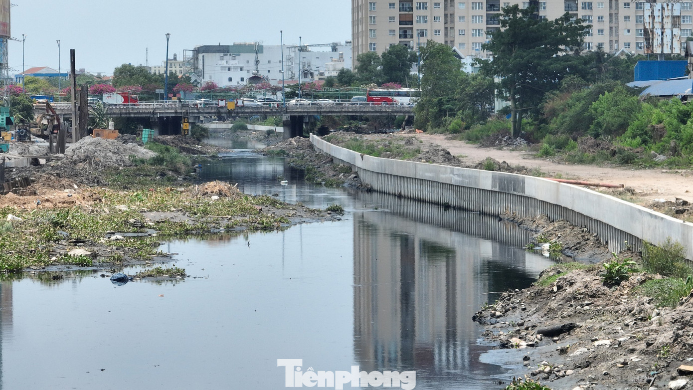 Một đoạn thuộc gói thầu XL6. Một đoạn thuộc gói thầu XL6.