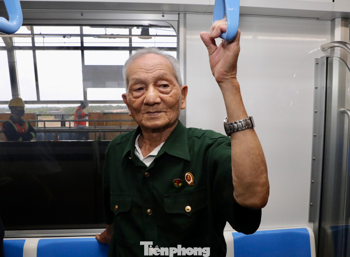 Lần đầu tham gia đi thử tàu metro số 1 TPHCM, ông Trịnh Hữu Cán cho biết ông rất vui và mong rằng sắp tới tàu sẽ chạy chính thức để nhiều người dân được trải nghiệm.