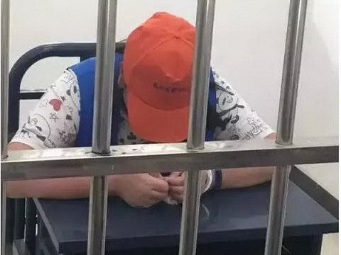 Hai cô gái điều hành đường dây mại dâm 400 người ảnh 1