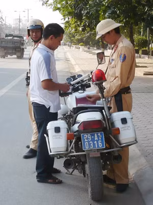 Từ 10-11, có 44 nhóm hành vi tại 5 TP lớn mức xử phạt tăng đến 2,5 lần so với NĐ 34 hiện nay. Ảnh: Trọng Đảng