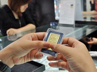 Vàng trong nước vẫn đang cao hơn 4,2 triệu đồng so với giá quốc tế. Ảnh: Anh Quân