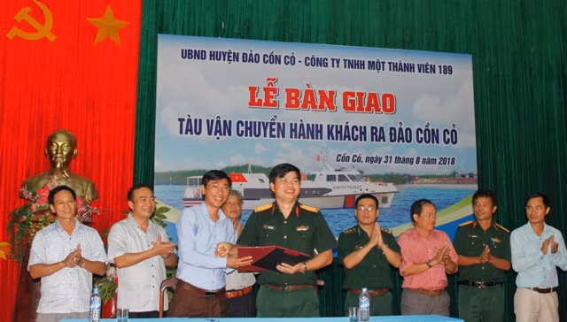Hạ thủy đưa vào hoạt động tàu du lịch Cồn Cỏ ảnh 1