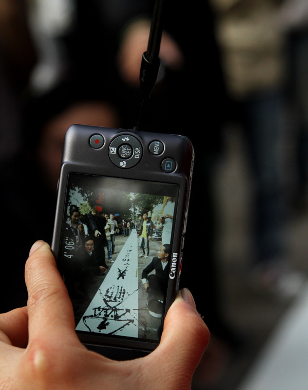 Chụp hình tác phẩm