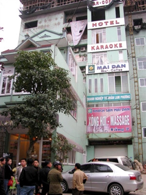 Khách sạn - nơi Chủ tịch HĐQT Tân Cương Hoàng Bình tử vong. Ảnh: Báo Lao động