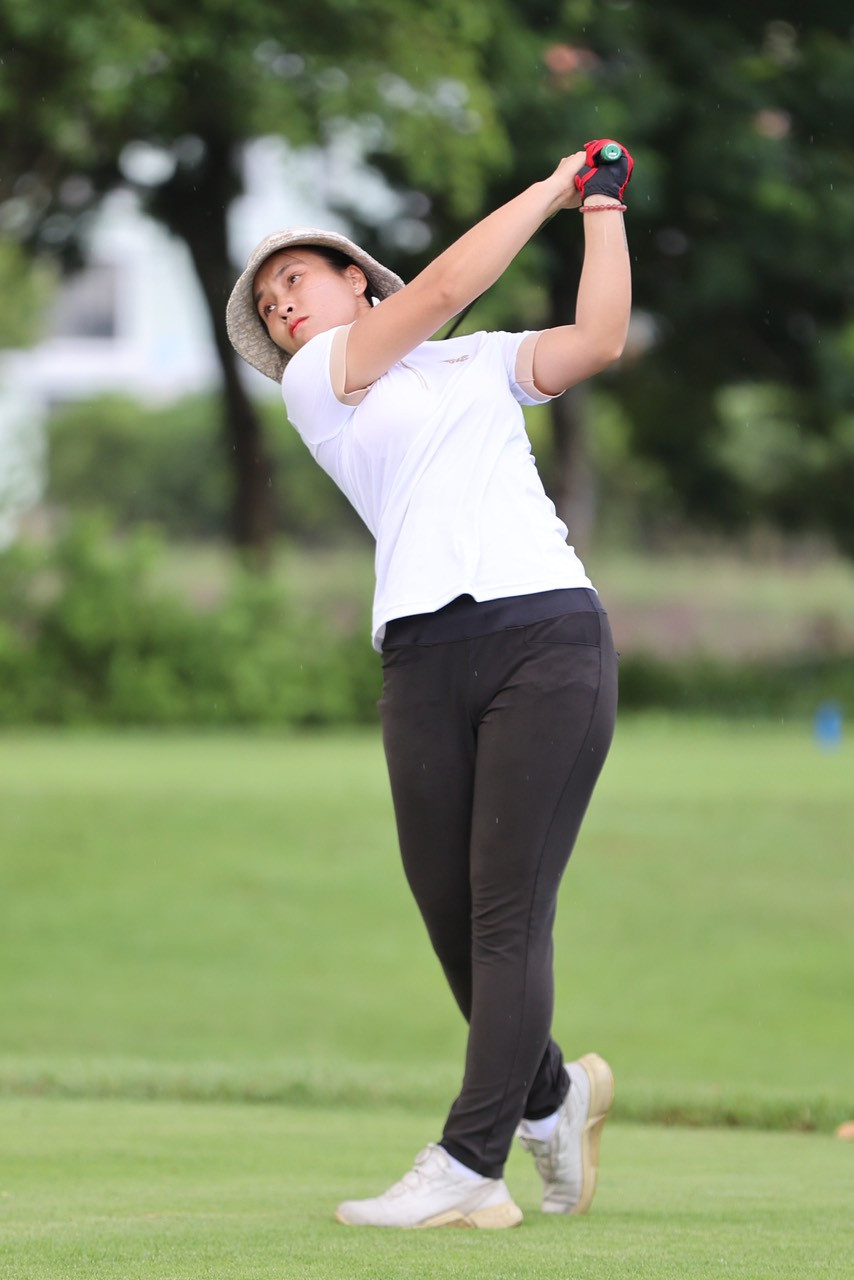 Golfer Nguyễn Đức Sơn dẫn đầu sau ngày thi đấu thứ nhất ảnh 71 Golfer Nguyễn Đức Sơn dẫn đầu sau ngày thi đấu thứ nhất ảnh 71