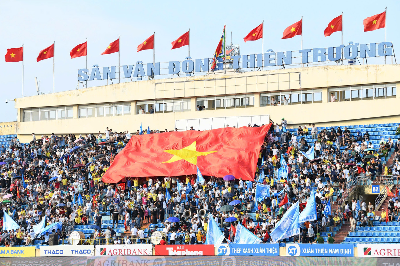 'Chảo lửa' Thiên Trường trước giờ khai cuộc Siêu Cúp bóng đá Quốc gia 2023/2024 ảnh 25