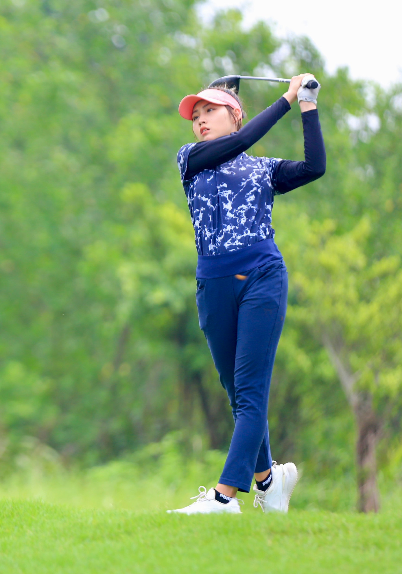 Đoàn Uy, Gia Hân vươn lên dẫn đầu sau hai ngày thi đấu Giải Vô địch Golf Quốc gia ảnh 68