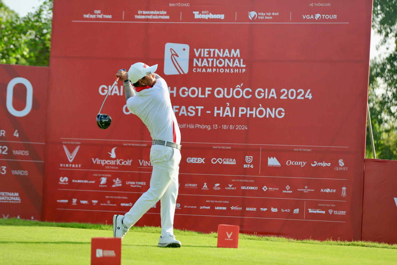 Golfer Nguyễn Đức Sơn dẫn đầu sau ngày thi đấu thứ nhất ảnh 31 Golfer Nguyễn Đức Sơn dẫn đầu sau ngày thi đấu thứ nhất ảnh 31