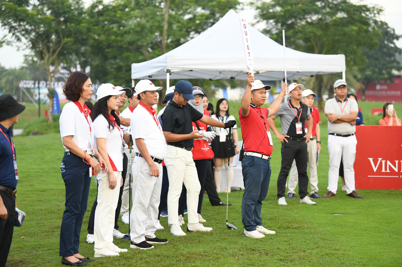 Golfer Nguyễn Đức Sơn dẫn đầu sau ngày thi đấu thứ nhất ảnh 8 Golfer Nguyễn Đức Sơn dẫn đầu sau ngày thi đấu thứ nhất ảnh 8