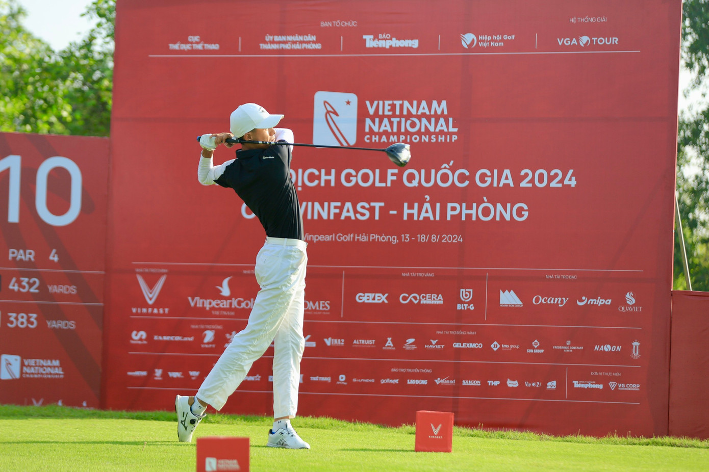 Golfer Nguyễn Đức Sơn dẫn đầu sau ngày thi đấu thứ nhất ảnh 29 Golfer Nguyễn Đức Sơn dẫn đầu sau ngày thi đấu thứ nhất ảnh 29