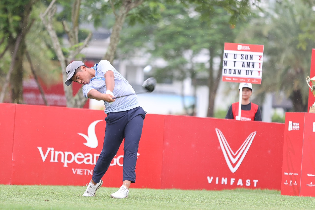 Golfer Tuấn Anh.