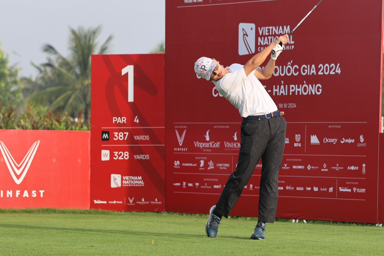 Golfer Nguyễn Đức Sơn dẫn đầu sau ngày thi đấu thứ nhất ảnh 23 Golfer Nguyễn Đức Sơn dẫn đầu sau ngày thi đấu thứ nhất ảnh 23