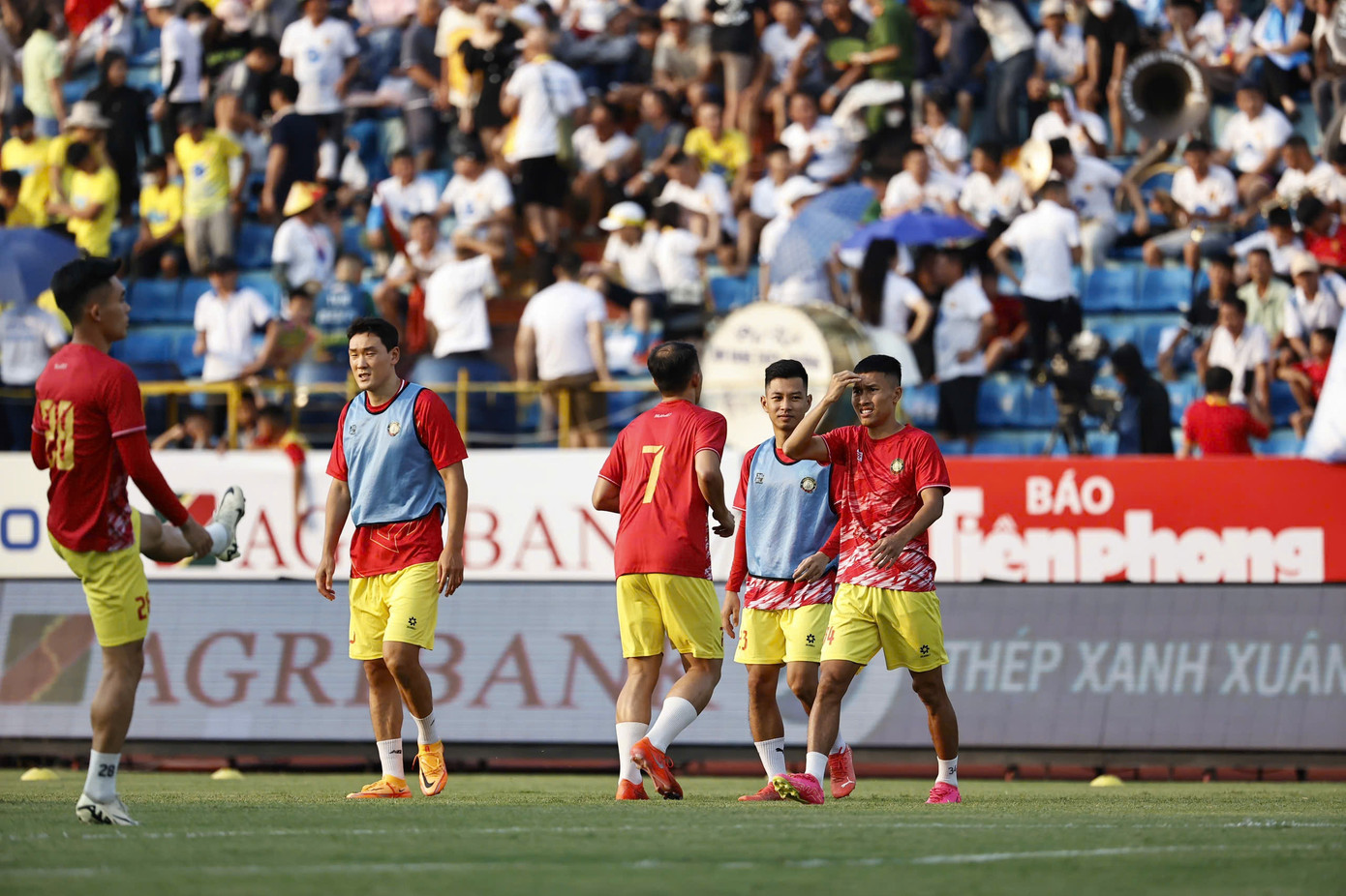 'Chảo lửa' Thiên Trường trước giờ khai cuộc Siêu Cúp bóng đá Quốc gia 2023/2024 ảnh 32