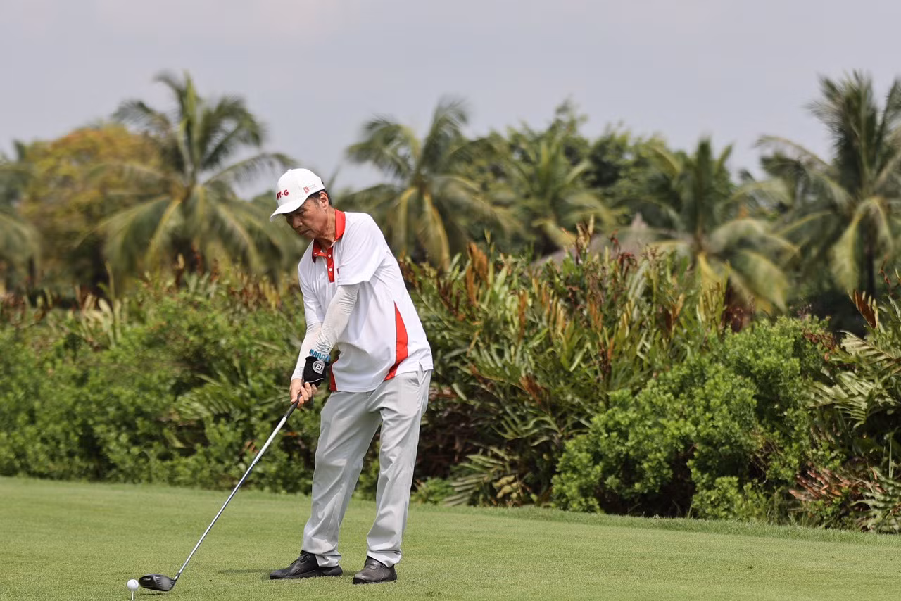 Golfer Nguyễn Kiêm Toàn. Golfer Nguyễn Kiêm Toàn.