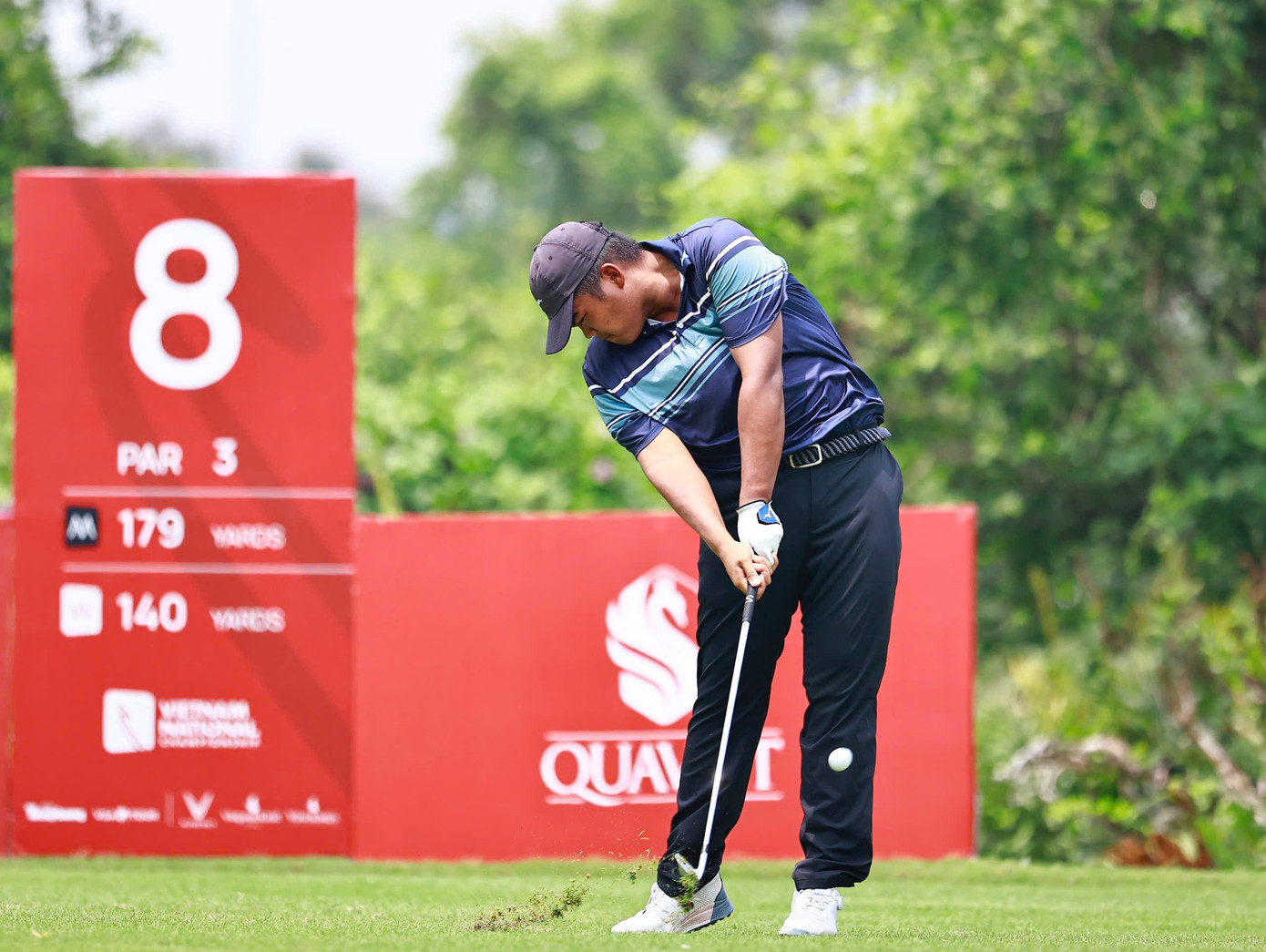 Điều này được tạo nên từ cảm hứng sau chức vô địch giành được tại Kings Course thuộc BRG Kings’ Island Golf Resort năm 2023. Điều này được tạo nên từ cảm hứng sau chức vô địch giành được tại Kings Course thuộc BRG Kings’ Island Golf Resort năm 2023.