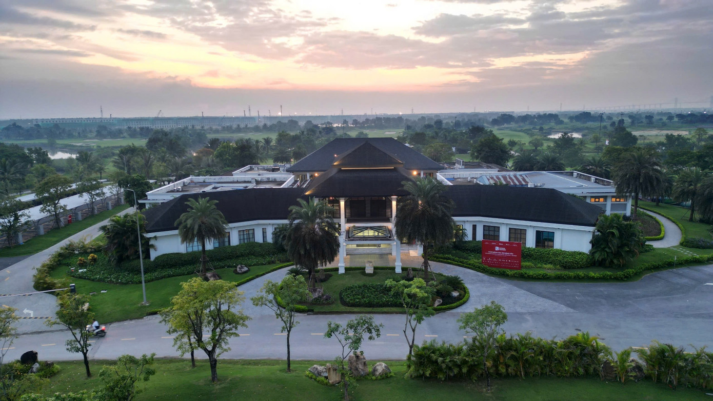 Golfer Nguyễn Đức Sơn dẫn đầu sau ngày thi đấu thứ nhất ảnh 14 Golfer Nguyễn Đức Sơn dẫn đầu sau ngày thi đấu thứ nhất ảnh 14