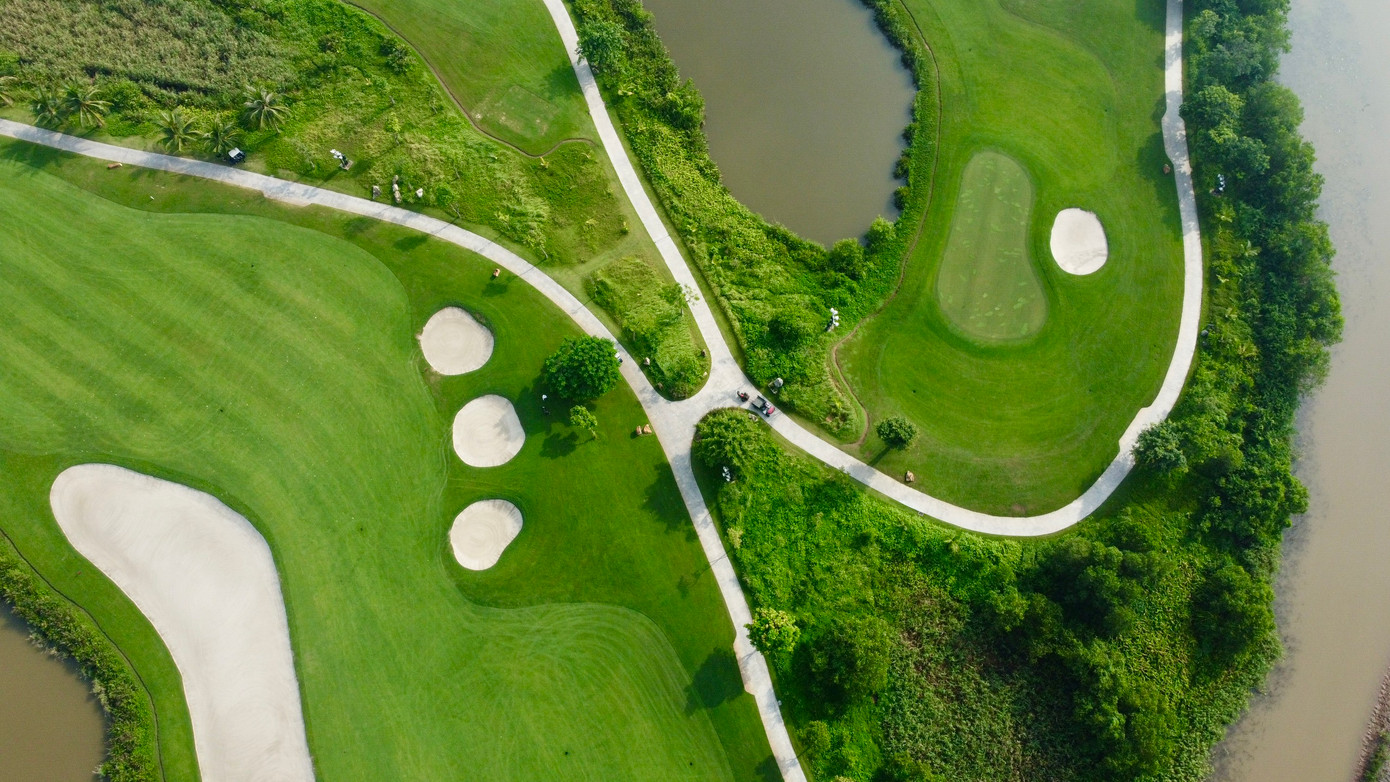 Vinpearl Golf Hải Phòng có 36 hố golf được chia thành 2 sân mang phong cách hoàn toàn riêng biệt. Sân Đầm Lầy (Marsh) nổi tiếng với địa hình đầm lầy tự nhiên đầy thách thức.