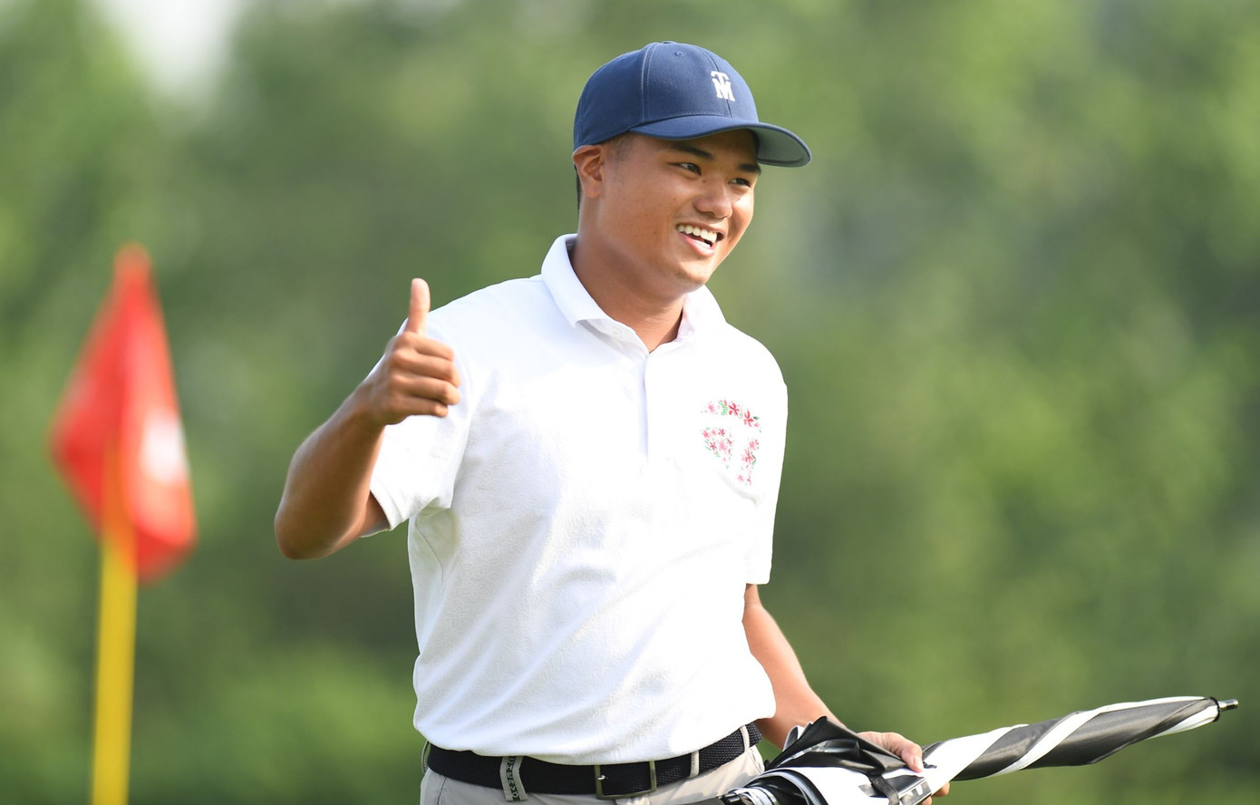 Nguyễn Nhất Long giành điểm eagle đầu tiên trong ngày thi đấu thứ ba.