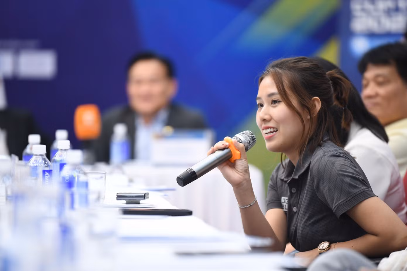 Bà Lê Vũ Hồng Ngọc -Giám đốc Truyền thông Marketing - Công ty cổ phần Động Lực: “Động Lực đã đồng hành nhiều năm với các CLB chuyên nghiệp. Năm nay rất tự hào khi hai CLB mà Động Lực đồng hành, gồm Thép Xanh Nam Định và Đông Á Thanh Hóa, đều tham dự Siêu Cúp bóng đá Quốc gia 2023/2024”.