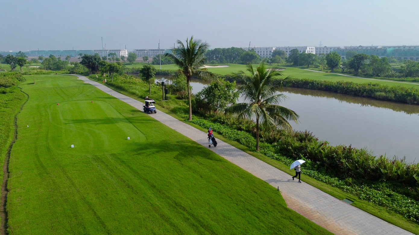 Ở giải năm nay, nhận thấy trình độ các golfer ngày càng tiến bộ, Ban tổ chức cũng nâng cao các tiêu chuẩn để Giải Vô địch Golf Quốc gia luôn là giải đấu đỉnh cao và đẳng cấp. Vì vậy, sân đấu ở Vinpearl Golf Hải Phòng được thiết kế dài hơn, cỏ rough được nuôi dày hơn.