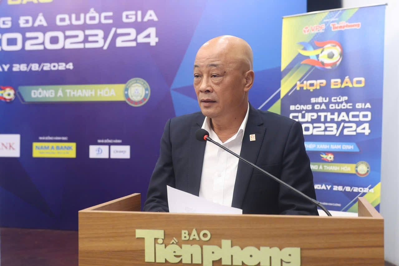 Ông Nguyễn Hồng Sơn - Trưởng phòng Tổ chức Thi đấu - Công ty Cổ phần Bóng đá Chuyên nghiệp Việt Nam (VPF), Phó trưởng Ban Tổ chức Siêu Cúp bóng đá Quốc gia - Cúp THACO 2023/2024. Ông Nguyễn Hồng Sơn - Trưởng phòng Tổ chức Thi đấu - Công ty Cổ phần Bóng đá Chuyên nghiệp Việt Nam (VPF), Phó trưởng Ban Tổ chức Siêu Cúp bóng đá Quốc gia - Cúp THACO 2023/2024.