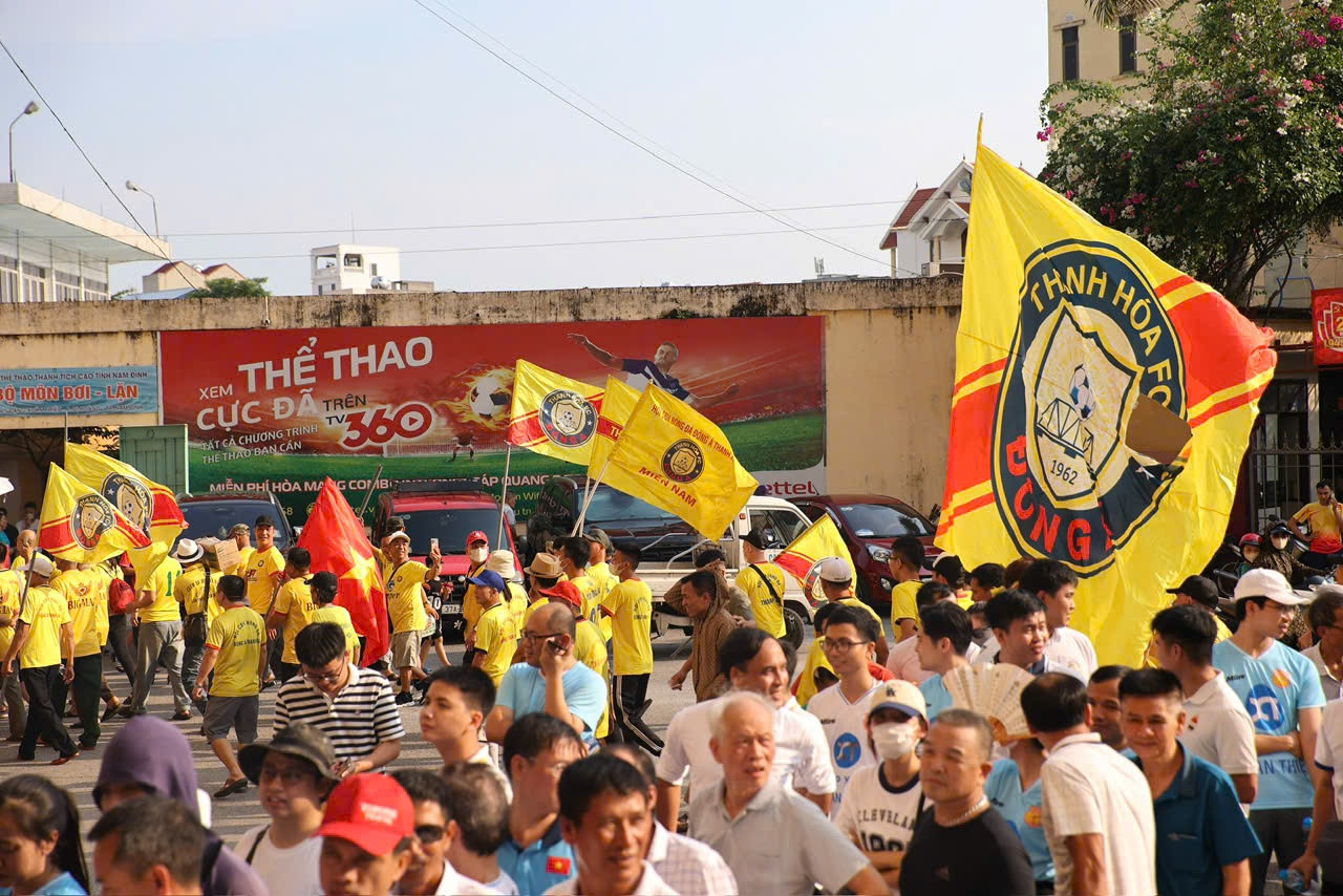 'Chảo lửa' Thiên Trường trước giờ khai cuộc Siêu Cúp bóng đá Quốc gia 2023/2024 ảnh 8