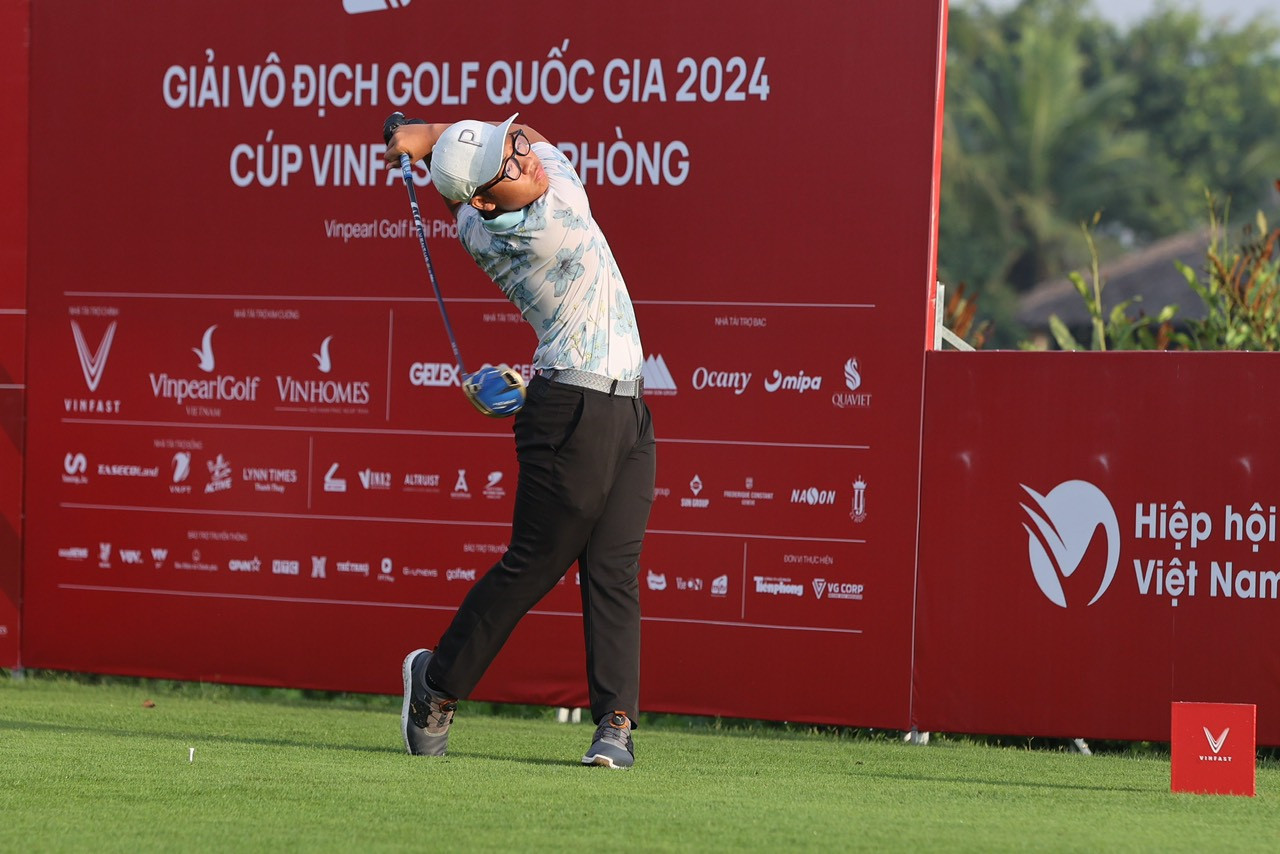 Golfer Nguyễn Đức Sơn dẫn đầu sau ngày thi đấu thứ nhất ảnh 24 Golfer Nguyễn Đức Sơn dẫn đầu sau ngày thi đấu thứ nhất ảnh 24