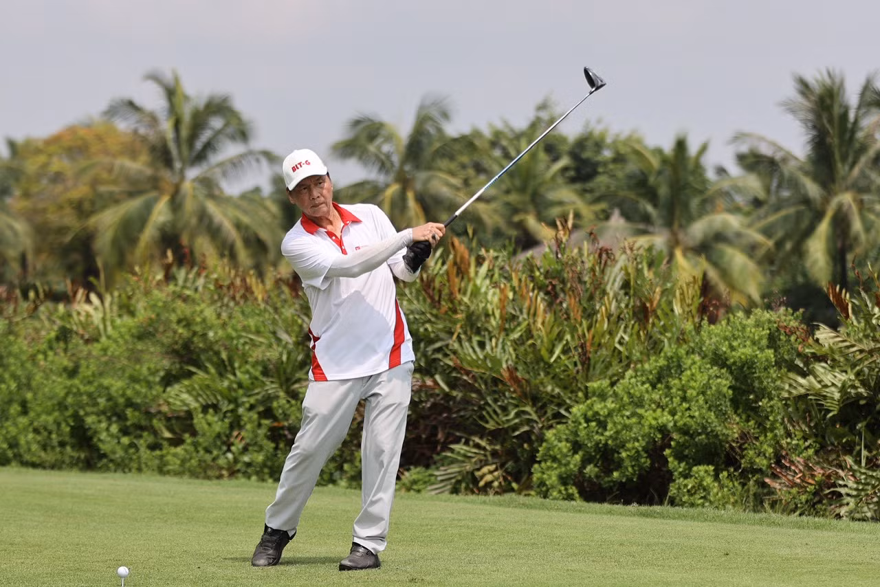 Golfer Nguyễn Kiêm Toàn. Golfer Nguyễn Kiêm Toàn.