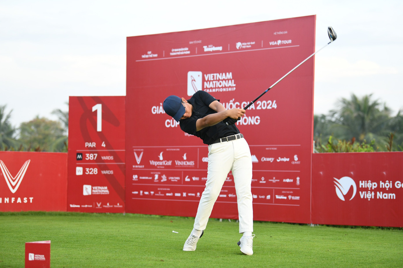 Golfer Nguyễn Đức Sơn dẫn đầu sau ngày thi đấu thứ nhất ảnh 22 Golfer Nguyễn Đức Sơn dẫn đầu sau ngày thi đấu thứ nhất ảnh 22