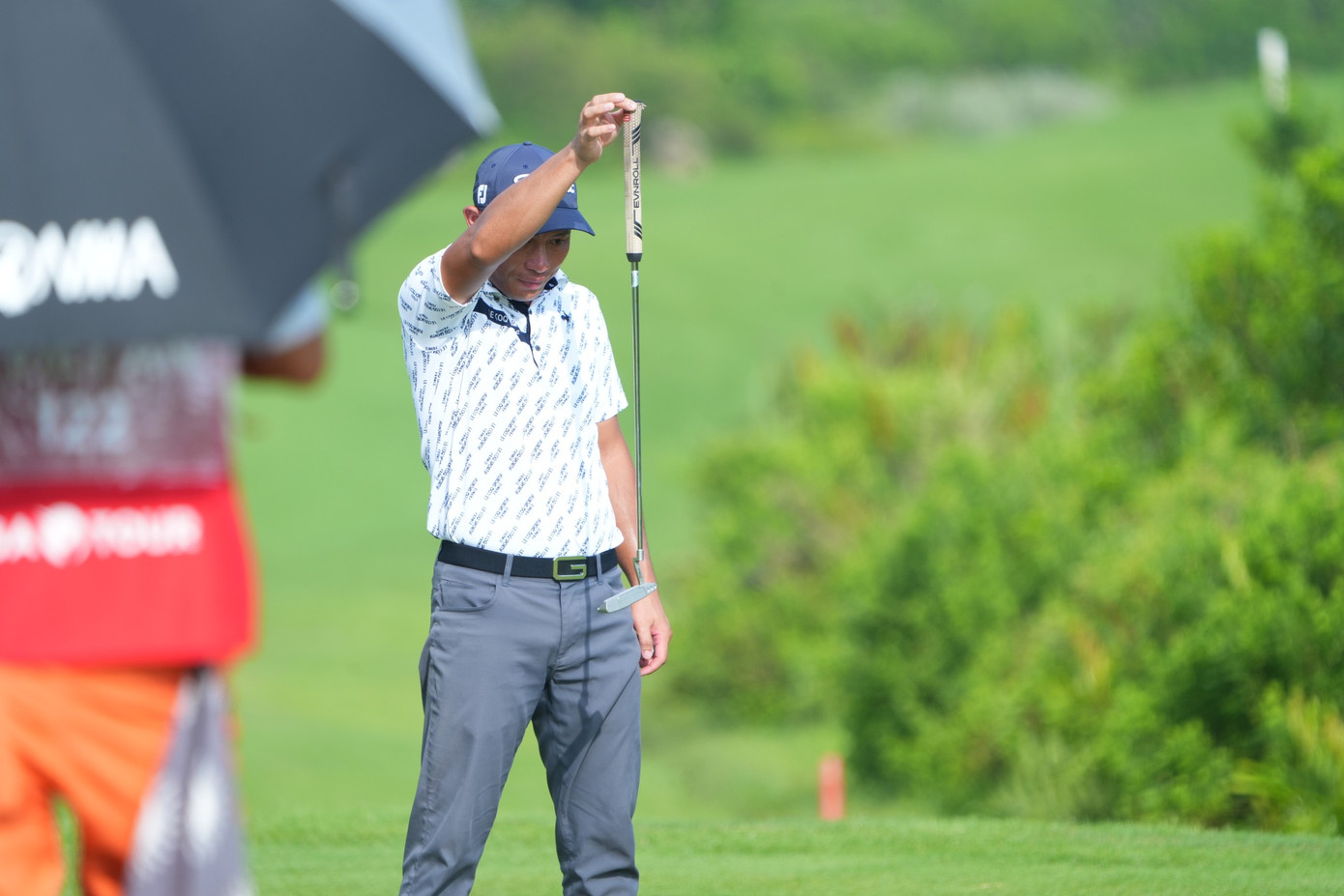 Golfer Nguyễn Đức Sơn dẫn đầu sau ngày thi đấu thứ nhất ảnh 45 Golfer Nguyễn Đức Sơn dẫn đầu sau ngày thi đấu thứ nhất ảnh 45