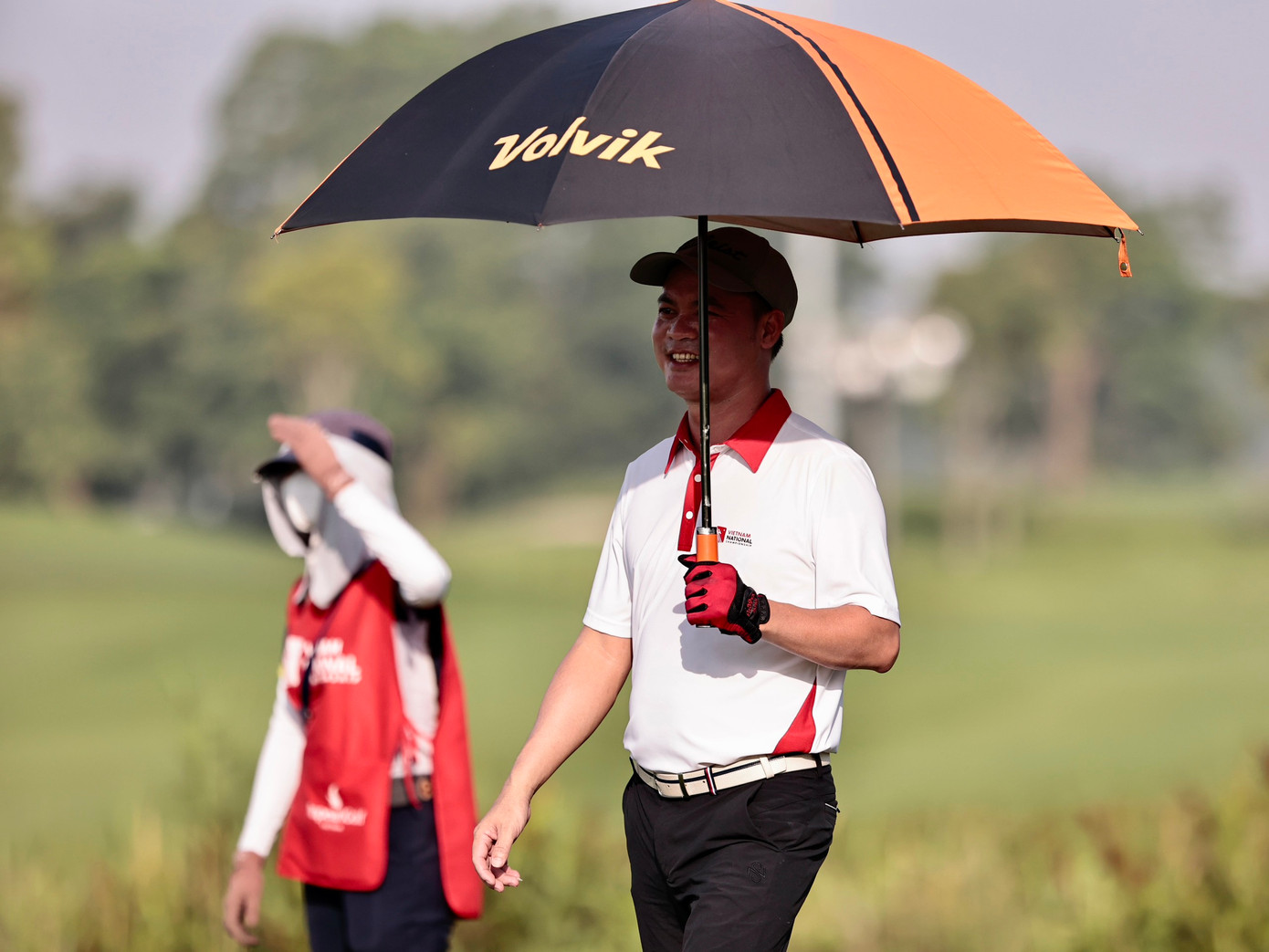 Golfer Nguyễn Đức Sơn dẫn đầu sau ngày thi đấu thứ nhất ảnh 43 Golfer Nguyễn Đức Sơn dẫn đầu sau ngày thi đấu thứ nhất ảnh 43