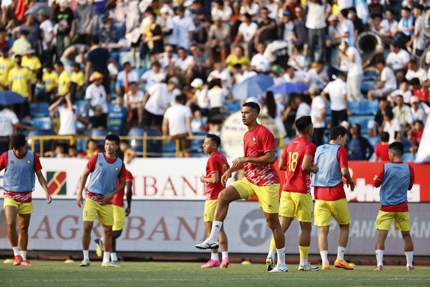 'Chảo lửa' Thiên Trường trước giờ khai cuộc Siêu Cúp bóng đá Quốc gia 2023/2024 ảnh 33