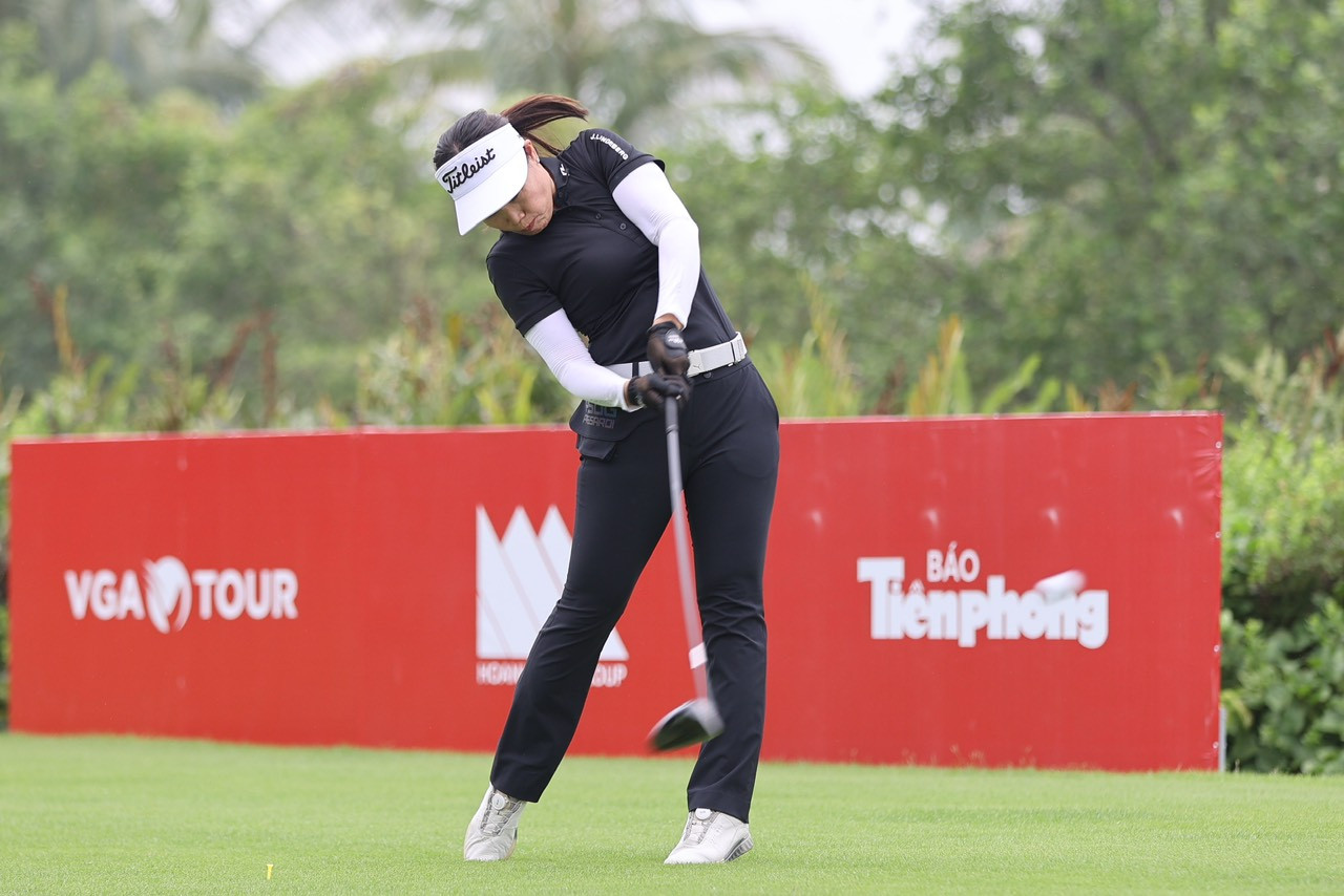 Golfer Đồng Thị Nhật.