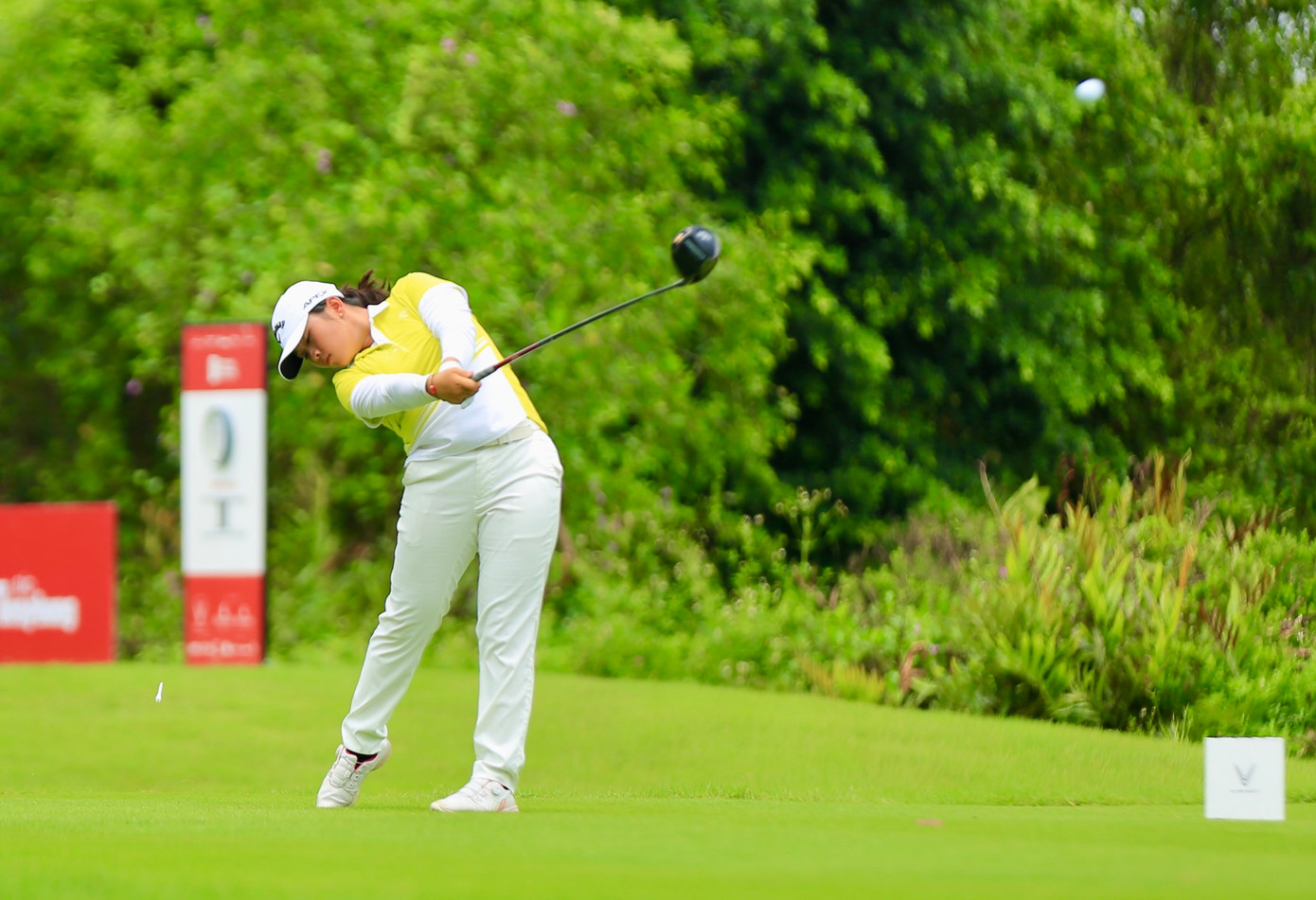 Golfer Nguyễn Đức Sơn dẫn đầu sau ngày thi đấu thứ nhất ảnh 93 Golfer Nguyễn Đức Sơn dẫn đầu sau ngày thi đấu thứ nhất ảnh 93