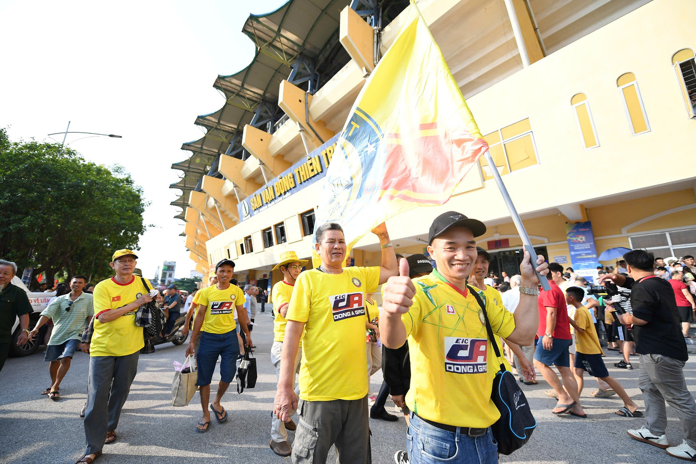 'Chảo lửa' Thiên Trường trước giờ khai cuộc Siêu Cúp bóng đá Quốc gia 2023/2024 ảnh 7