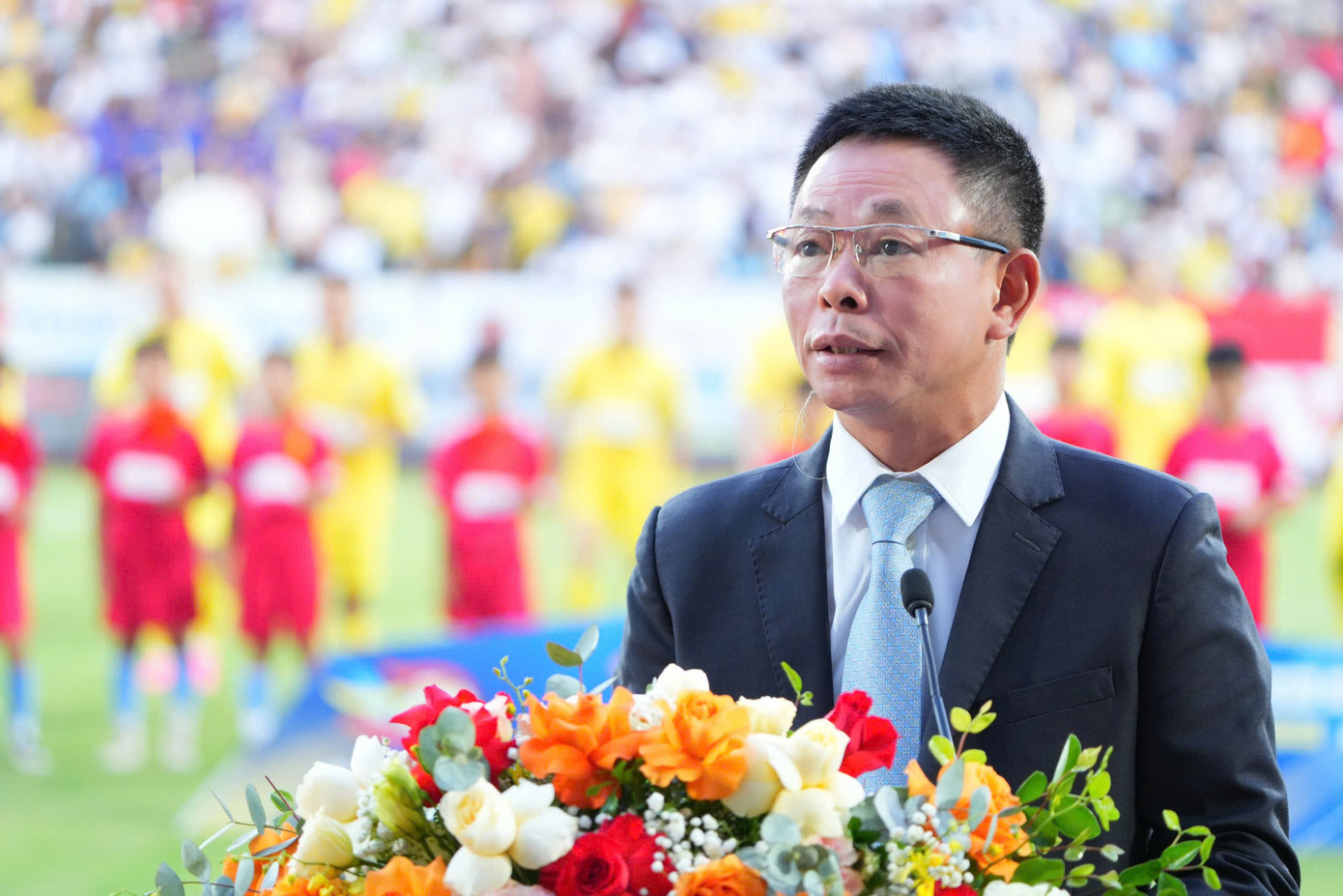 Nhà báo Phùng Công Sưởng – Tổng biên tập báo Tiền Phong.