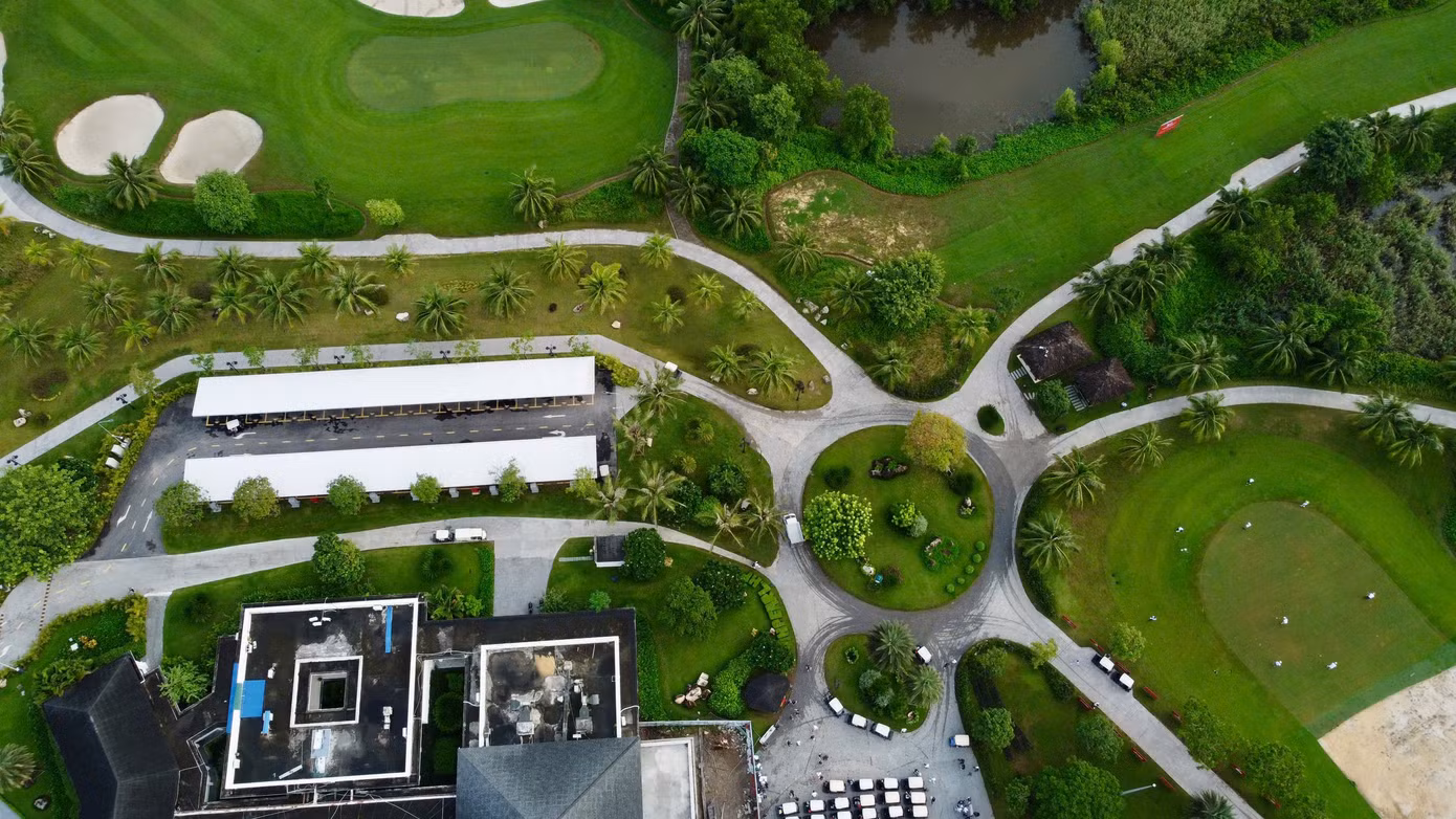 Vinpearl Golf Hải Phòng có 36 hố golf được chia thành 2 sân mang phong cách hoàn toàn riêng biệt. Vinpearl Golf Hải Phòng có 36 hố golf được chia thành 2 sân mang phong cách hoàn toàn riêng biệt.