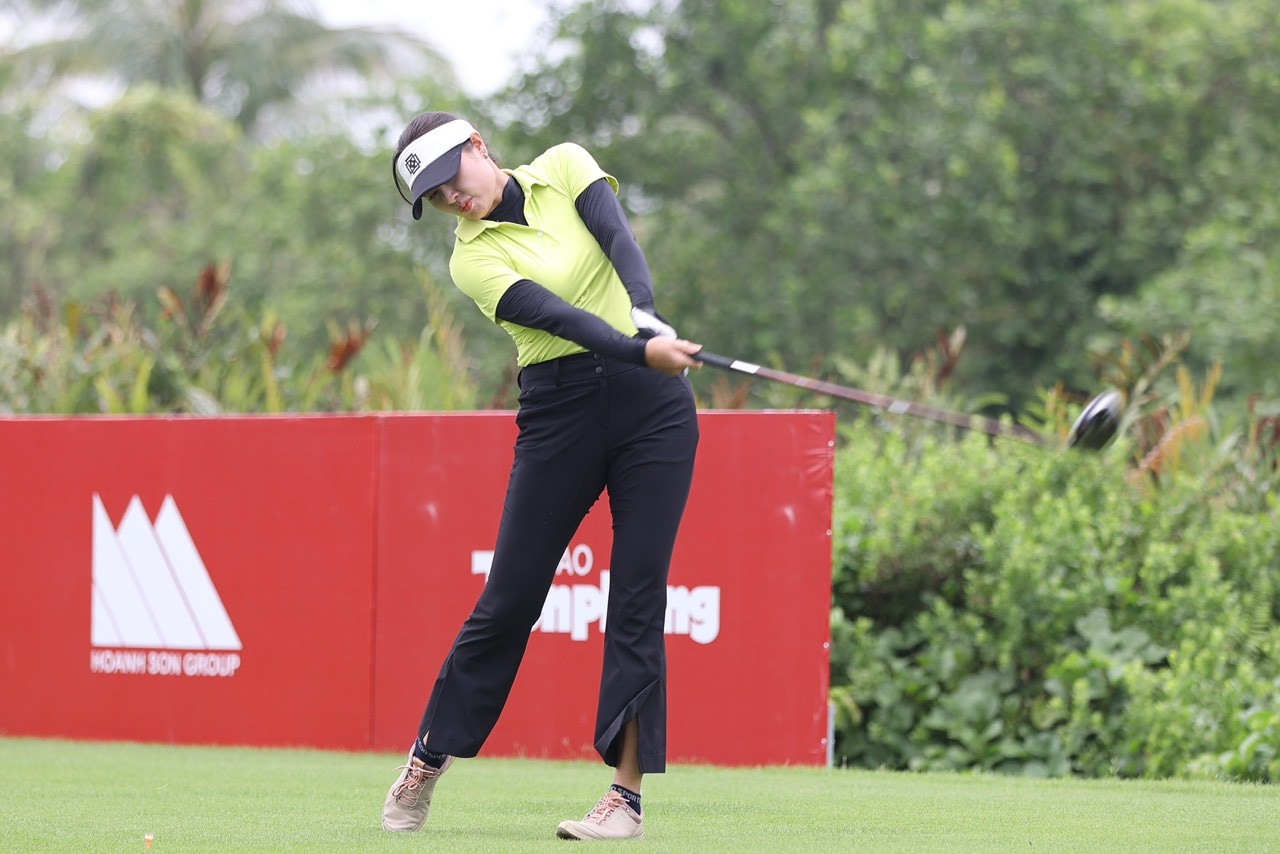 Golfer Trương Thị Yến.