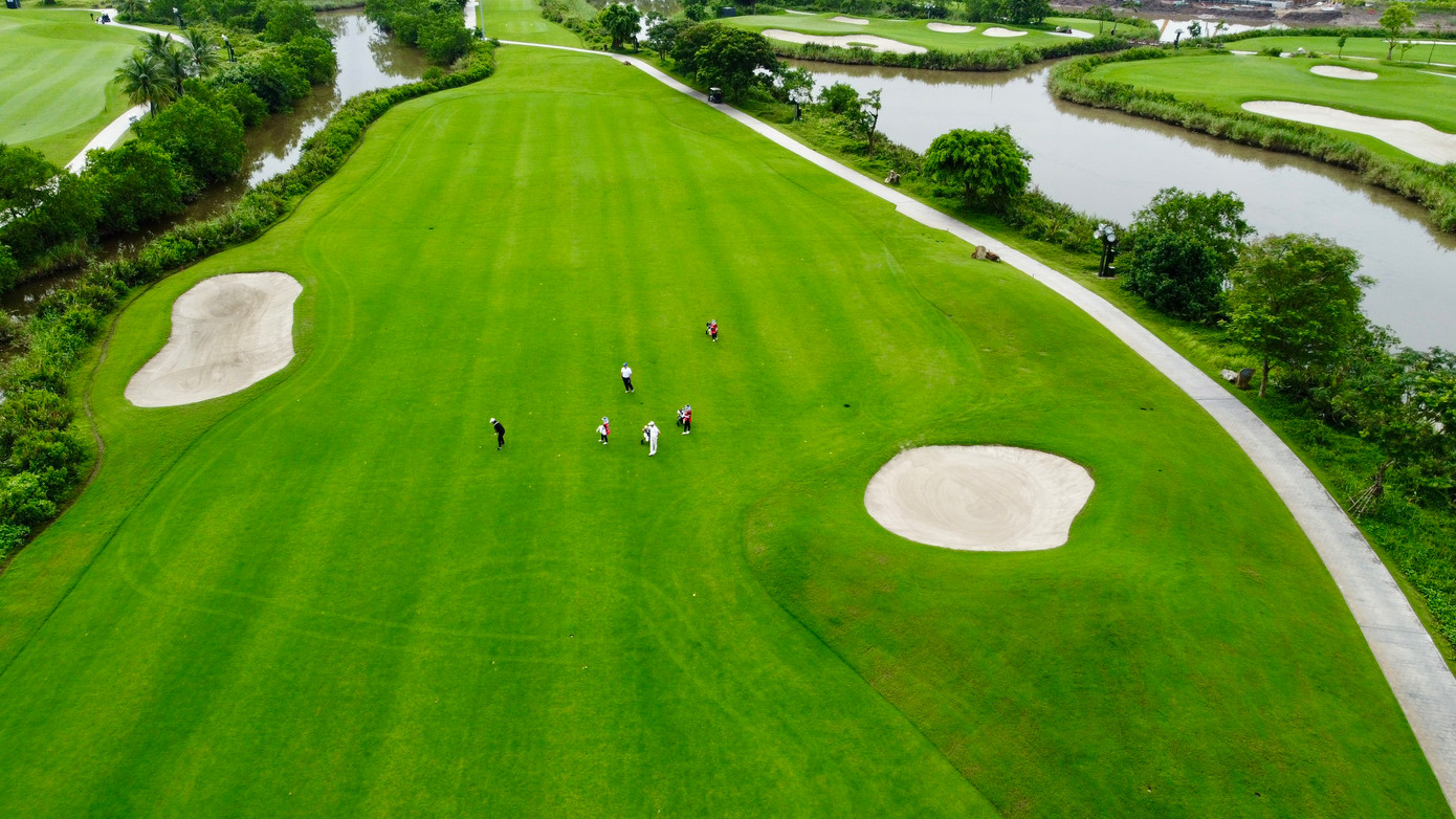 Ở giải năm nay, nhận thấy trình độ các golfer ngày càng tiến bộ, Ban tổ chức cũng nâng cao các tiêu chuẩn để Giải Vô địch Golf Quốc gia luôn là giải đấu đỉnh cao và đẳng cấp. Vì vậy, sân đấu ở Vinpearl Golf Hải Phòng được thiết kế dài hơn, cỏ rough được nuôi dày hơn.